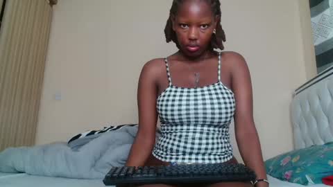 Snapshot of bree_beauty chatting on 05.17.26 bree_beauty online show from 05.17.26