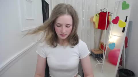 Snapshot of bree_sky chatting on 06.22.26 Bree online show from 06.22.26