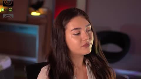 Snapshot of breezybabe23 chatting on 09.19.25 Leah online show from 09.19.25