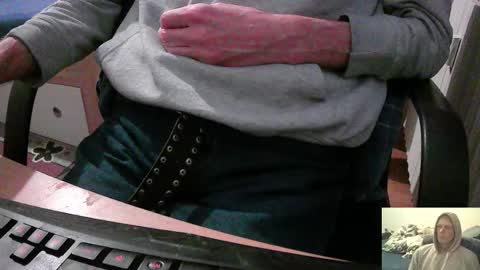 Snapshot of bremer64 chatting on 10.18.25 bremer64 online show from 10.18.25