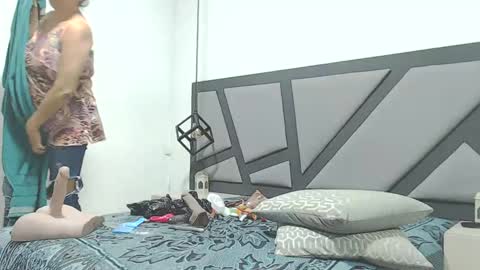 Snapshot of brenda_velasquez chatting on 01.15.25 BRENDA VELASQUEZ online show from 01.15.25