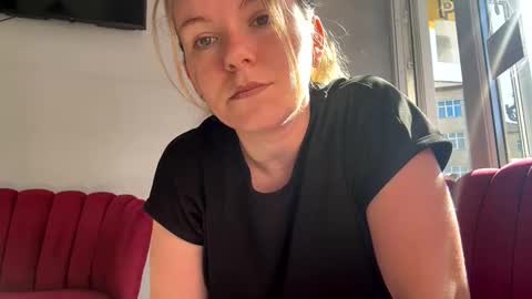 Snapshot of brendaaryas chatting on 05.04.26 Brenda online show from 05.04.26