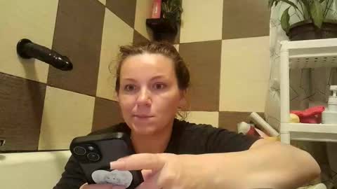 Snapshot of brendaaryas chatting on 05.04.26 Brenda online show from 05.04.26