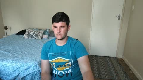 Snapshot of brendansexyboy098754 chatting on 01.08.25 ask me lol online show from 01.08.25