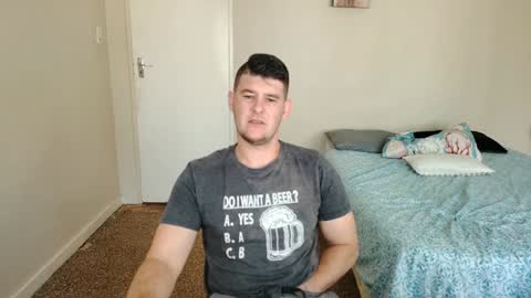 Snapshot of brendansexyboy098754 chatting on 01.09.25 ask me lol online show from 01.09.25