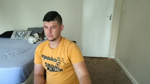 Snapshot of brendansexyboy098754 chatting on 01.10.25 ask me lol online show from 01.10.25