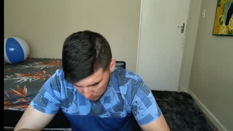 Snapshot of brendansexyboy098754 chatting on 01.20.25 ask me lol online show from 01.20.25