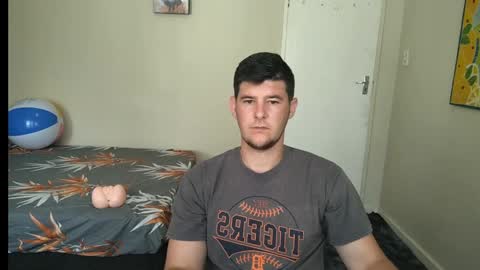 Snapshot of brendansexyboy098754 chatting on 01.27.25 ask me lol online show from 01.27.25