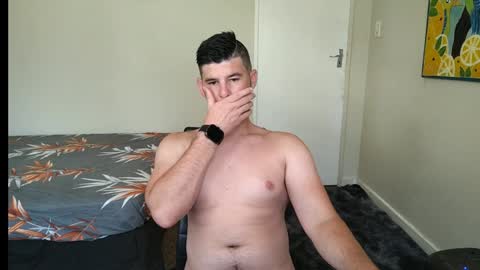 Snapshot of brendansexyboy098754 chatting on 01.28.25 ask me lol online show from 01.28.25