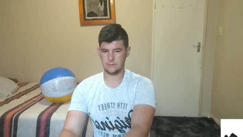 Snapshot of brendansexyboy098754 chatting on 02.11.25 ask me lol online show from 02.11.25