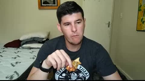 Snapshot of brendansexyboy098754 chatting on 03.05.25 ask me lol online show from 03.05.25