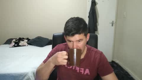 Snapshot of brendansexyboy098754 chatting on 09.29.25 ask me lol online show from 09.29.25