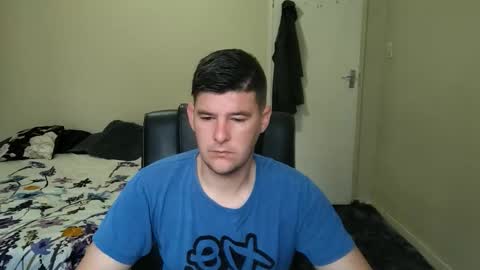 Snapshot of brendansexyboy098754 chatting on 10.06.25 ask me lol online show from 10.06.25