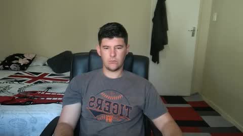 Snapshot of brendansexyboy098754 chatting on 10.17.25 ask me lol online show from 10.17.25