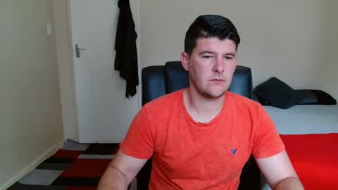 Snapshot of brendansexyboy098754 chatting on 11.11.25 ask me lol online show from 11.11.25