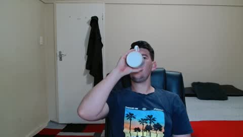 Snapshot of brendansexyboy098754 chatting on 11.20.25 ask me lol online show from 11.20.25