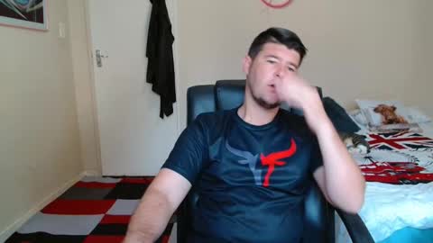 Snapshot of brendansexyboy098754 chatting on 02.08.26 ask me lol online show from 02.08.26