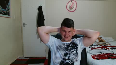 Snapshot of brendansexyboy098754 chatting on 02.13.26 ask me lol online show from 02.13.26