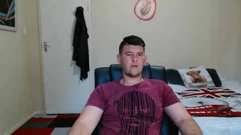 Snapshot of brendansexyboy098754 chatting on 02.15.26 ask me lol online show from 02.15.26