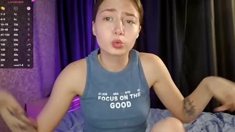 Snapshot of brendelle chatting on 03.31.26 Mia online show from 03.31.26