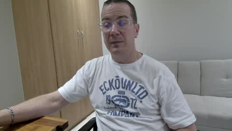 Snapshot of brettdj chatting on 03.27.26 Brett online show from 03.27.26