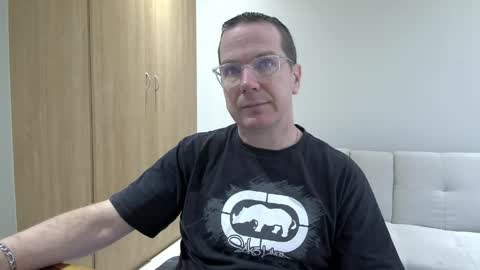 Snapshot of brettdj chatting on 04.19.26 Brett online show from 04.19.26