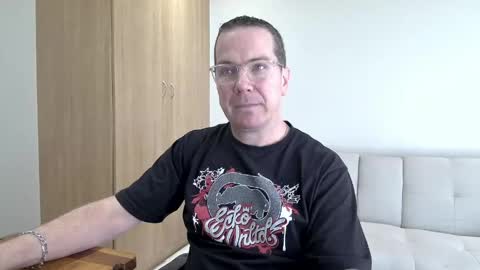 Snapshot of brettdj chatting on 05.02.26 Brett online show from 05.02.26