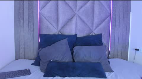 B R I A  online show from 01.22.25