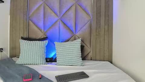 B R I A  online show from 09.13.25