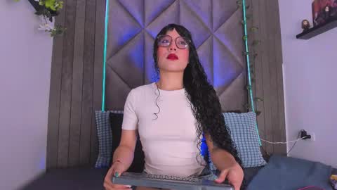 B R I A  online show from 10.04.25