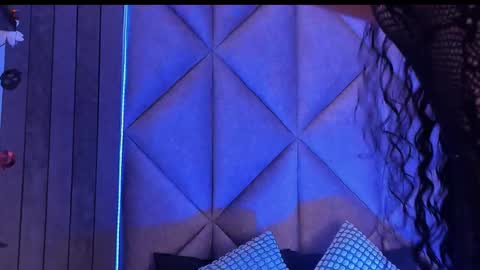 B R I A  online show from 10.25.25