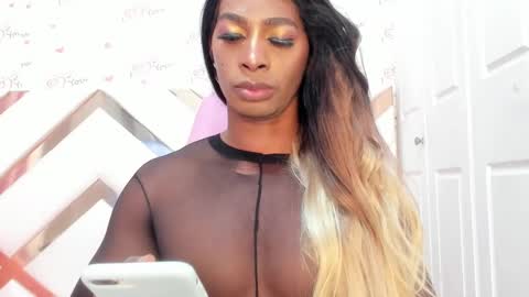 Snapshot of briggittebony chatting on 01.12.25 BIRGGITTEBONY online show from 01.12.25