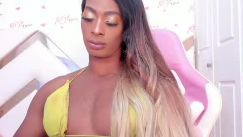 Snapshot of briggittebony chatting on 03.06.25 BIRGGITTEBONY online show from 03.06.25