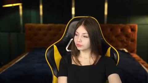 Diamonds Girls online show from 02.12.25