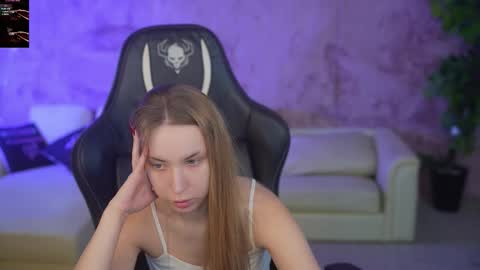 Diamonds Girls online show from 10.20.25