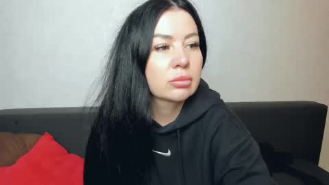 brilliantegirl_ online show from 11.04.25