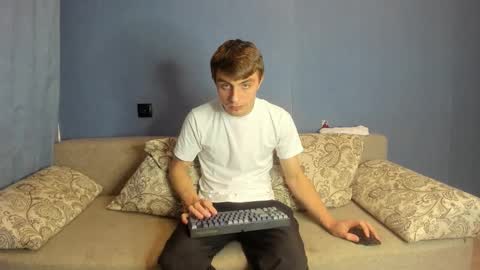 bristlebback online show from 12.02.25