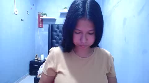 Snapshot of britanyx1 chatting on 04.23.26 britanyx1 online show from 04.23.26