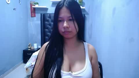 Snapshot of britanyx1 chatting on 04.30.26 britanyx1 online show from 04.30.26