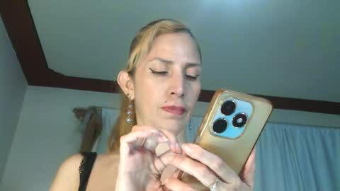 Snapshot of brithany_hunt chatting on 06.14.26 brithany hunt online show from 06.14.26