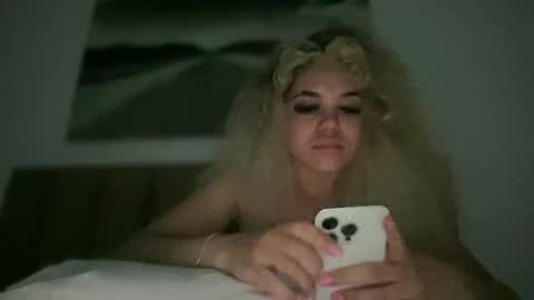 Snapshot of brithneysquirt chatting on 10.23.25 brithneysquirt online show from 10.23.25