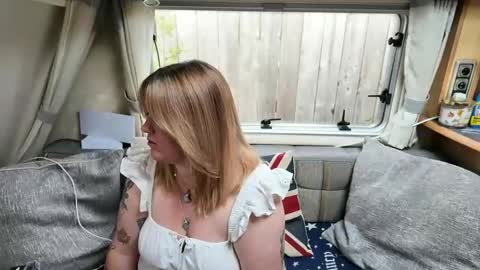 Snapshot of british_rosie chatting on 06.04.26 Want to see more online show from 06.04.26