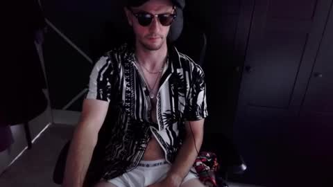Snapshot of britishbigdick_ chatting on 09.17.25 britishbigdick_ online show from 09.17.25