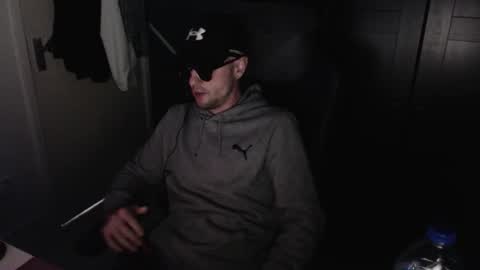Snapshot of britishbigdick_ chatting on 09.29.25 britishbigdick_ online show from 09.29.25