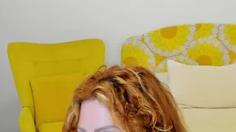 Snapshot of britishmilfpenelope chatting on 06.16.26 Penelope online show from 06.16.26