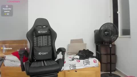 Britney  online show from 10.24.25