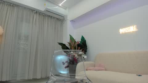 Snapshot of britney_charm chatting on 02.01.26 britney_charm online show from 02.01.26