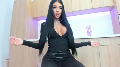 Snapshot of britney_charm chatting on 02.07.26 britney_charm online show from 02.07.26