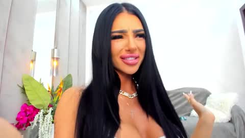 Snapshot of britney_charm chatting on 02.22.26 britney_charm online show from 02.22.26