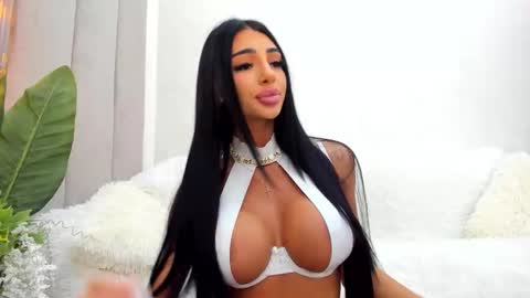 Snapshot of britney_charm chatting on 02.24.26 britney_charm online show from 02.24.26